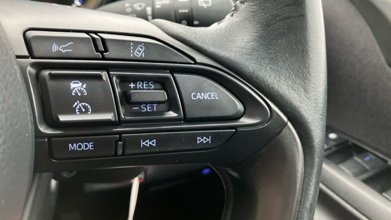 Toyota Yaris 1.5 Hybrid Design 5dr CVT Hybrid Hatchback